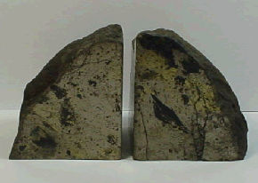 ニッケル鉱石
